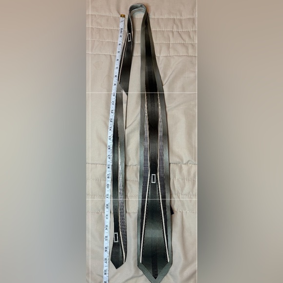 Puritan Black and Gray Tie - Picture 2 of 5